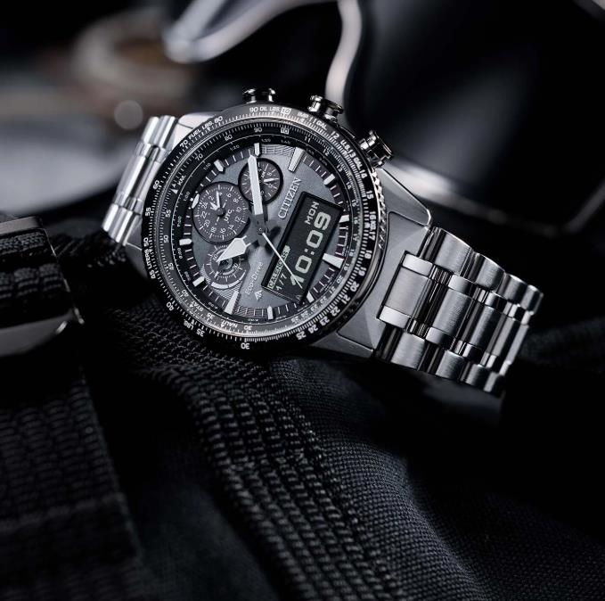 Citizen Promaster Sky mit Digital Display