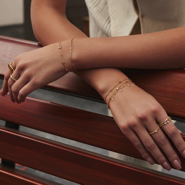 Ania Haie Goldenes funkelndes drei blätter Armband