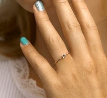 gedrehter Solitaire Ring Rotgold
