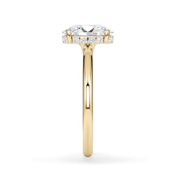 Solitaire Ring Oval Hidden Halo 1,51ct Lab Grown
