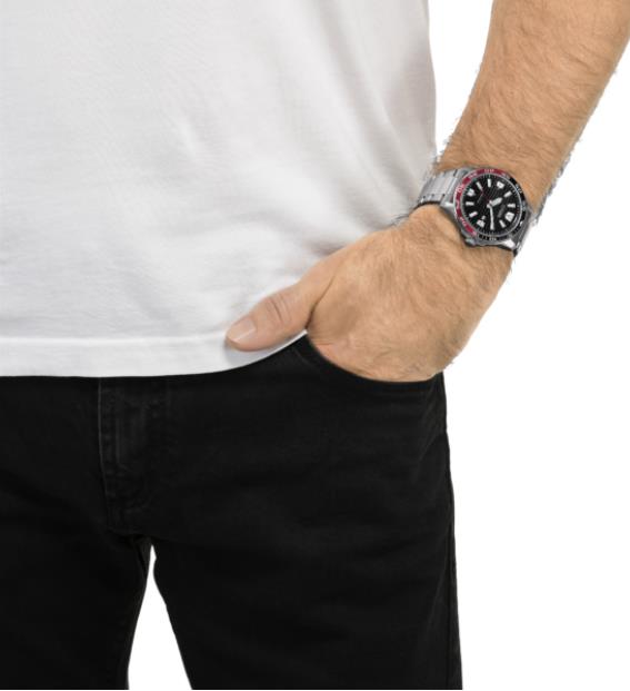 Citizen Eco-Drive Schwarz mit Rot