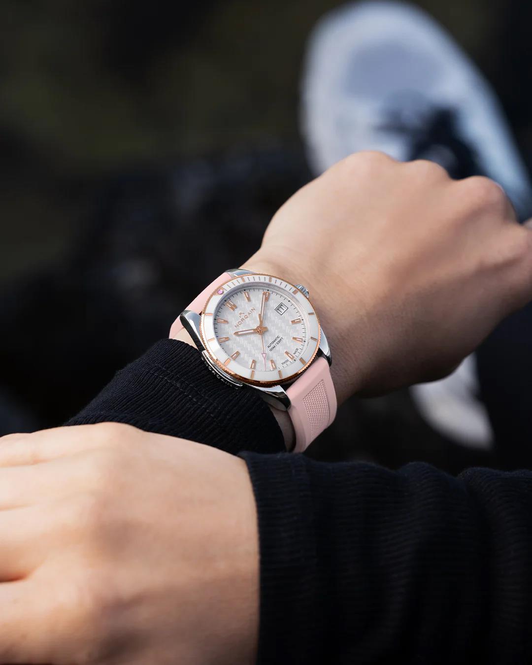 NORQAIN Adventure Sport 37mm Weiß Rosa