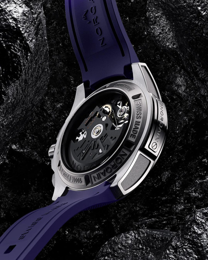Norqain Independence Skeleton Violett Chrono