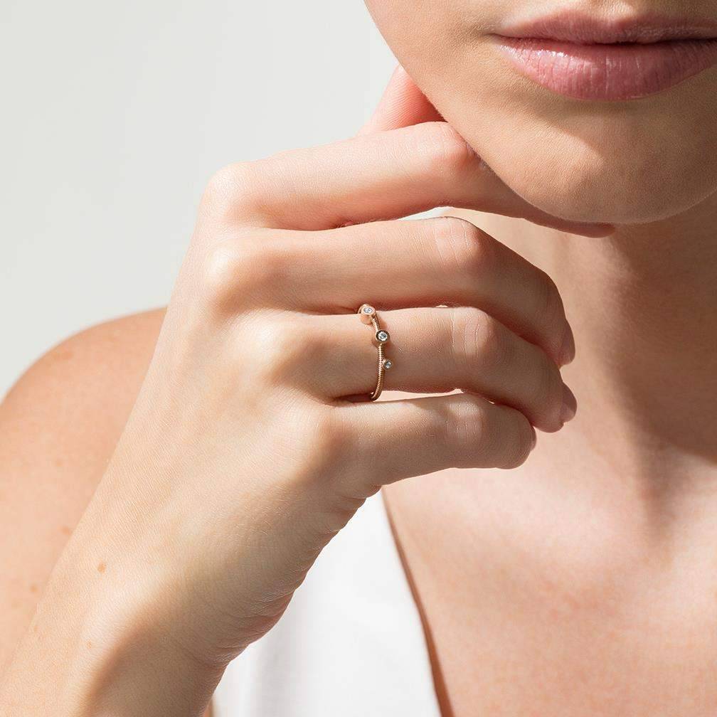 Niessing Artist Ring Rotgold mit 3 Brillanten