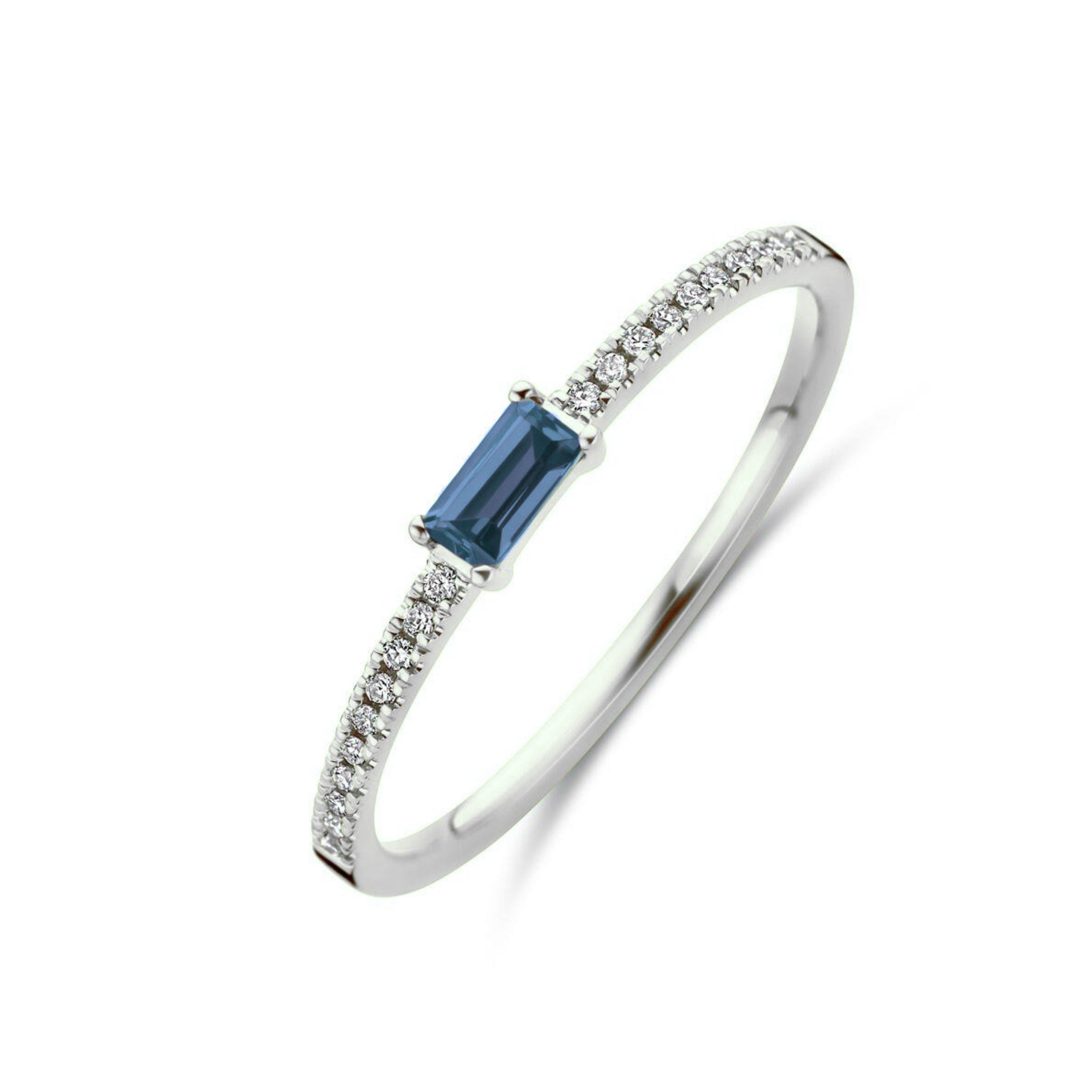 Memoire Ring mit blauem Saphir Baguette