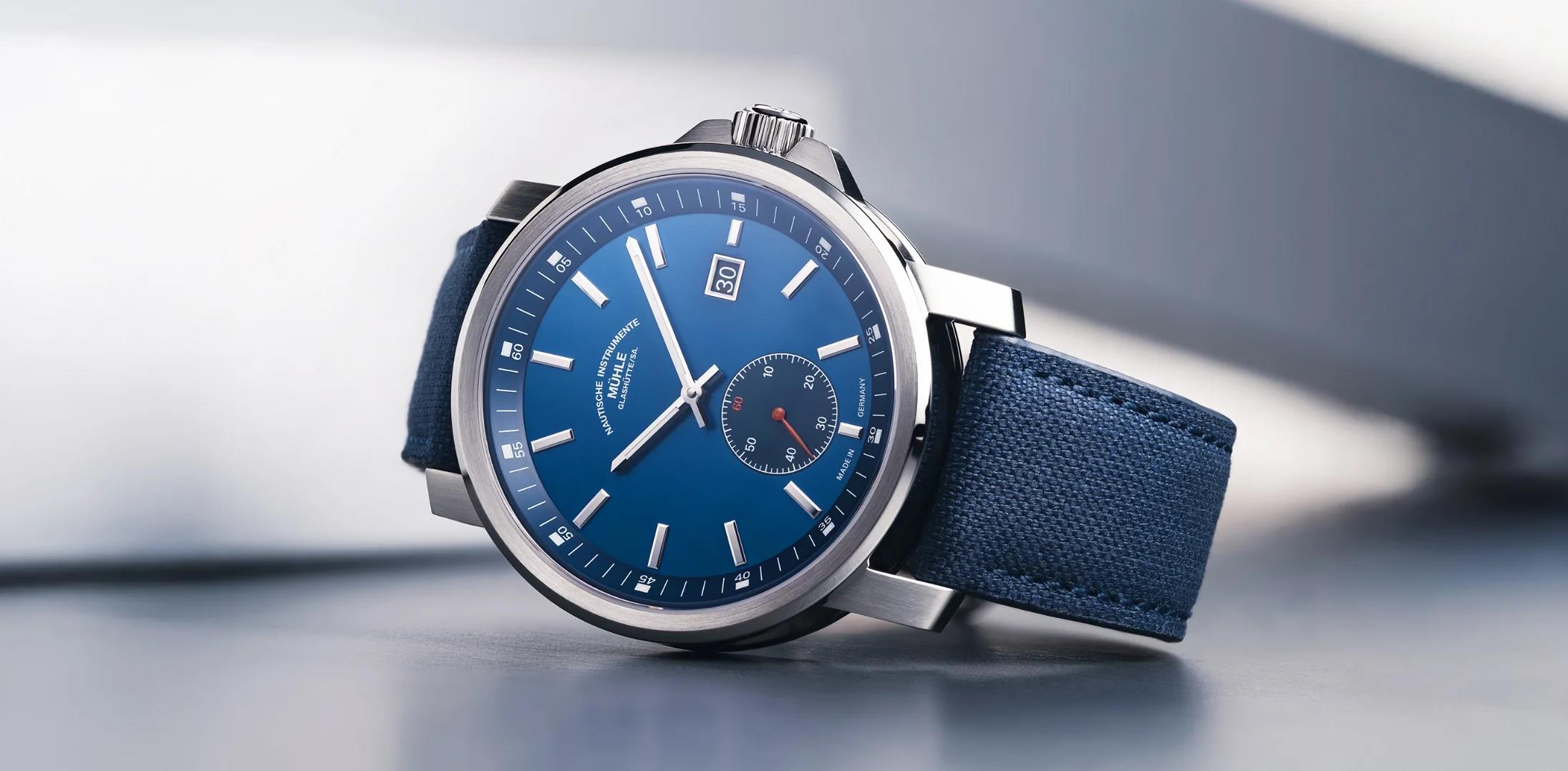 Armbanduhr 29er kleine Sekunde blau