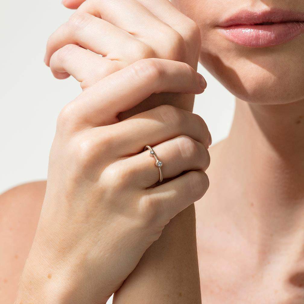 Niessing Artist Ring Roséwood mit 2 Brillanten