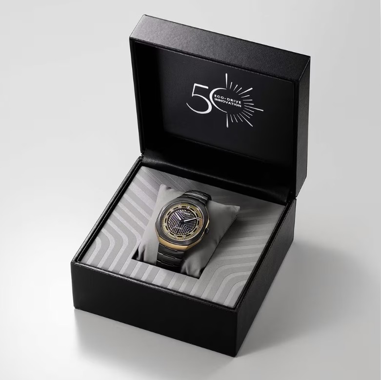 Citizen Photon Super Titanium gold schwarz